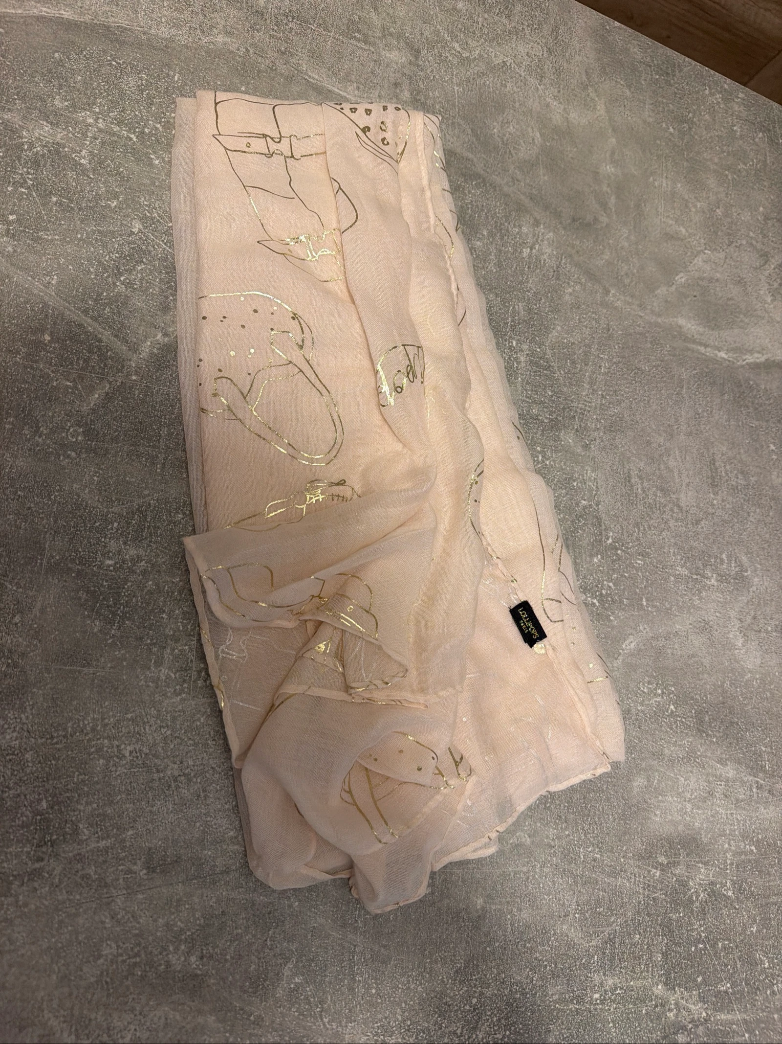Foulard femme Lollipops Paris rose pâle motifs dorés très bon état 